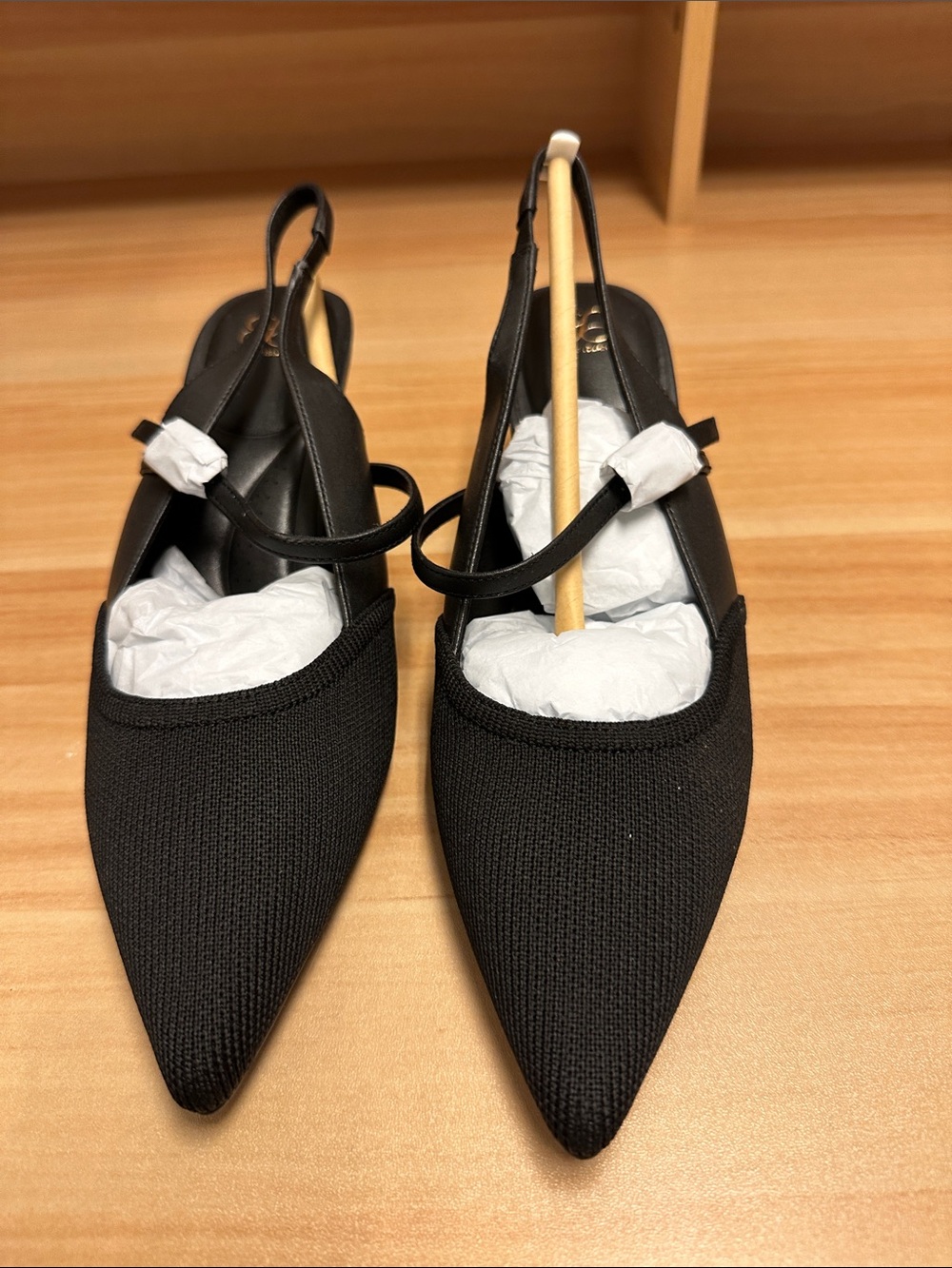NWT Cosy Island Women’s Black Pointed Slingback Knit Mules